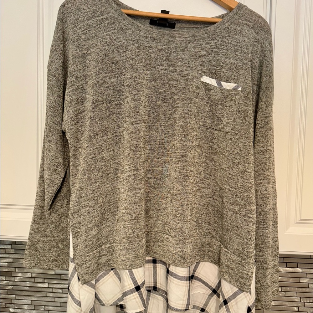 Blouse with under-blouse illusion